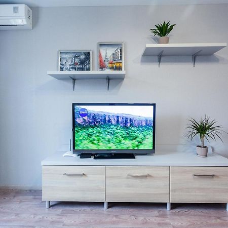 Obolon Metro Station Apartment เคียฟ ภายนอก รูปภาพ
