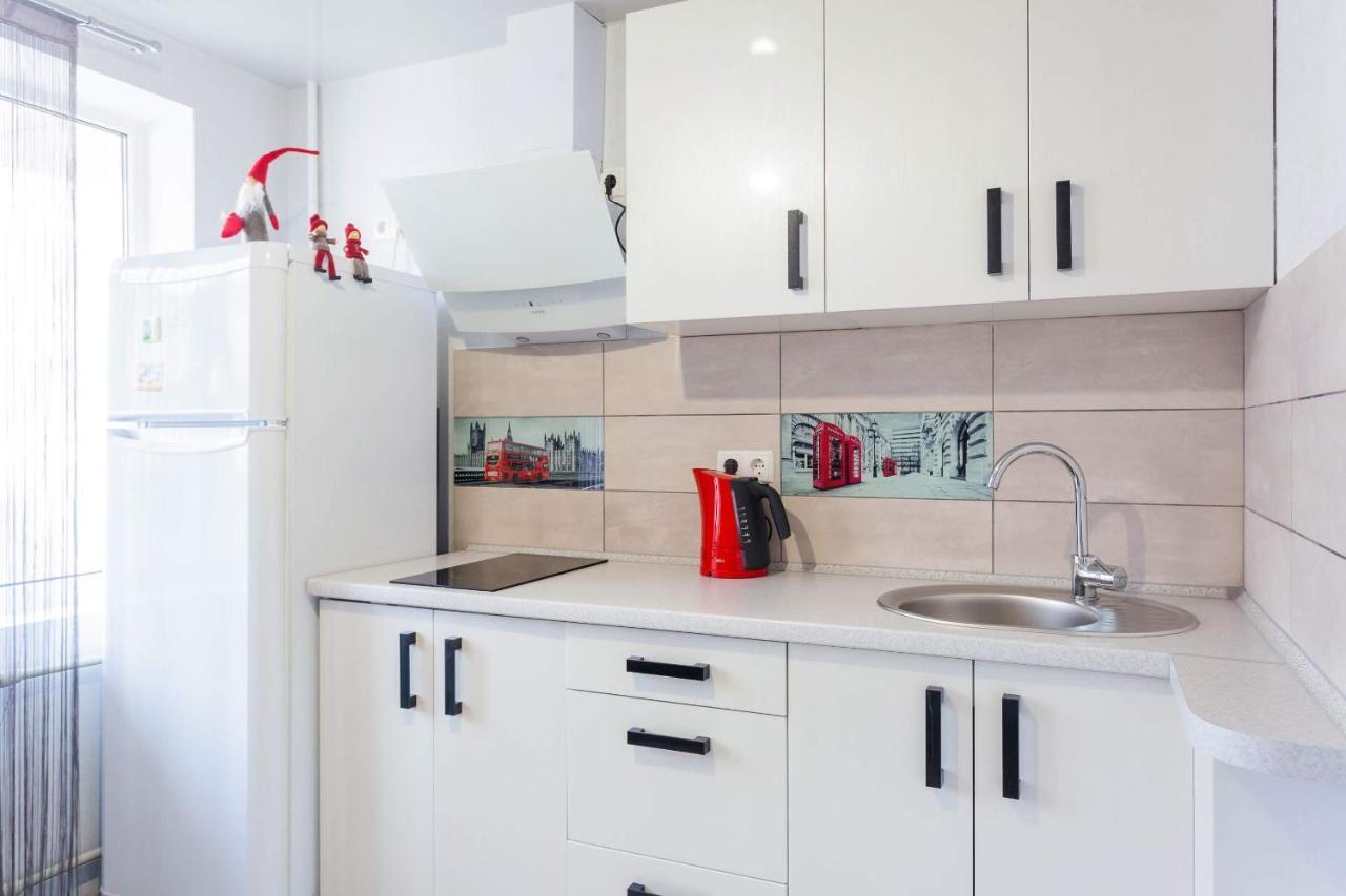 Obolon Metro Station Apartment เคียฟ ภายนอก รูปภาพ
