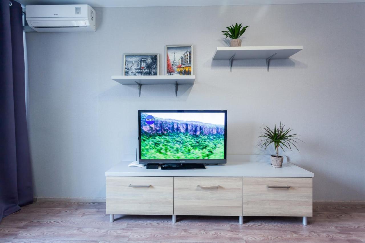 Obolon Metro Station Apartment เคียฟ ภายนอก รูปภาพ