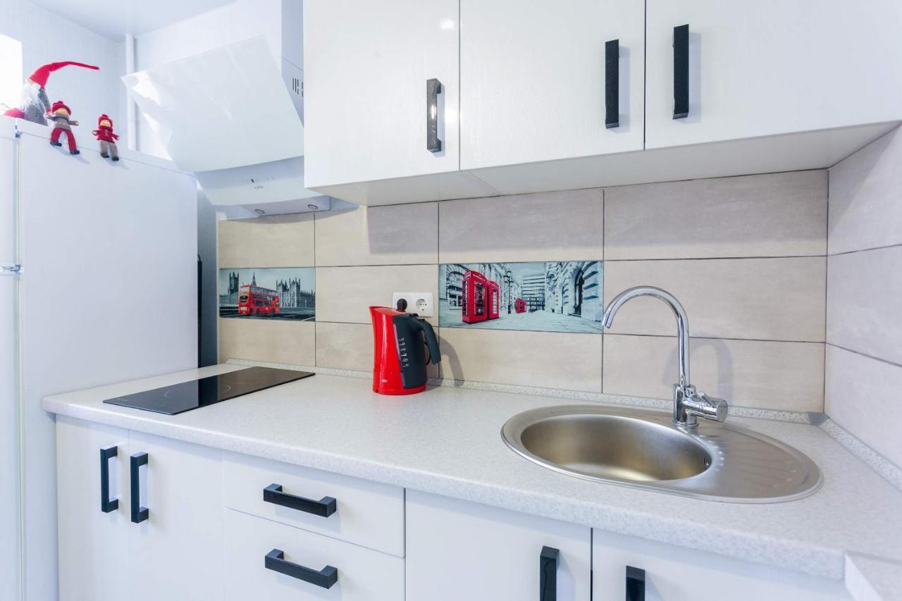 Obolon Metro Station Apartment เคียฟ ภายนอก รูปภาพ