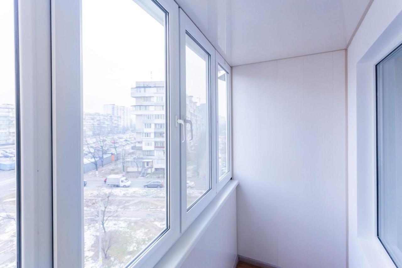 Obolon Metro Station Apartment เคียฟ ภายนอก รูปภาพ