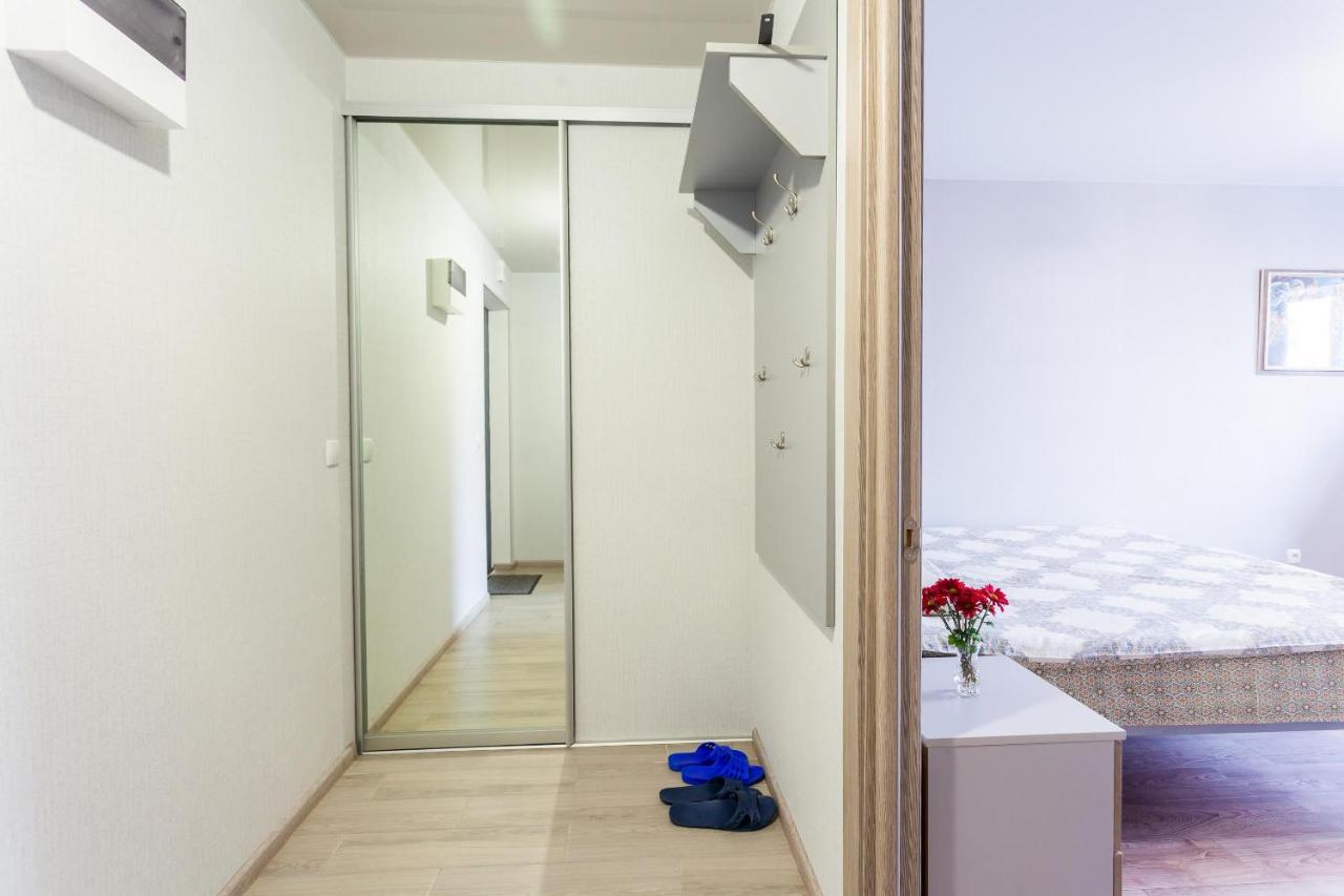 Obolon Metro Station Apartment เคียฟ ภายนอก รูปภาพ