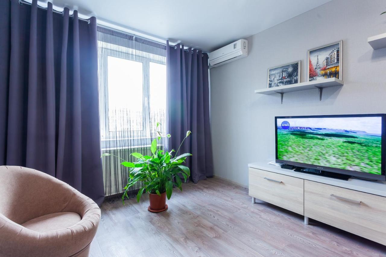 Obolon Metro Station Apartment เคียฟ ภายนอก รูปภาพ