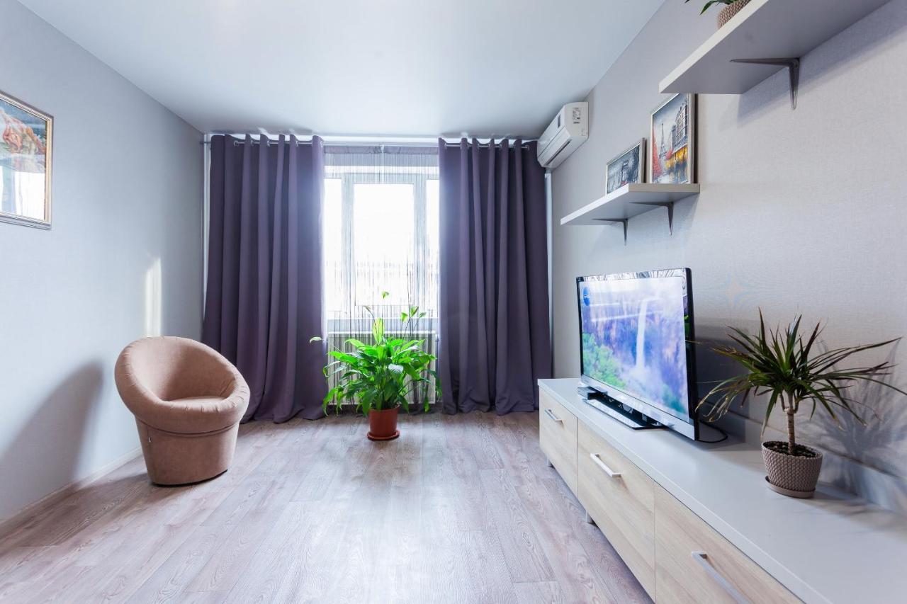 Obolon Metro Station Apartment เคียฟ ภายนอก รูปภาพ