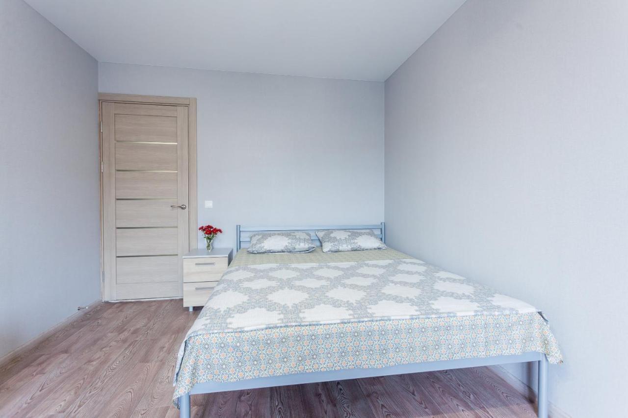 Obolon Metro Station Apartment เคียฟ ภายนอก รูปภาพ